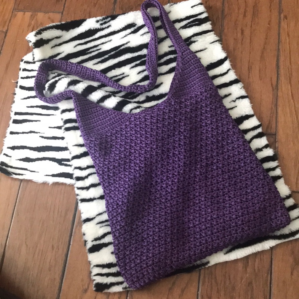 Woven crossbody 🎈.     OS